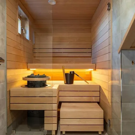 Huoneisto Alpine South Slope A7 Private Hot Tub By Aavalevi *